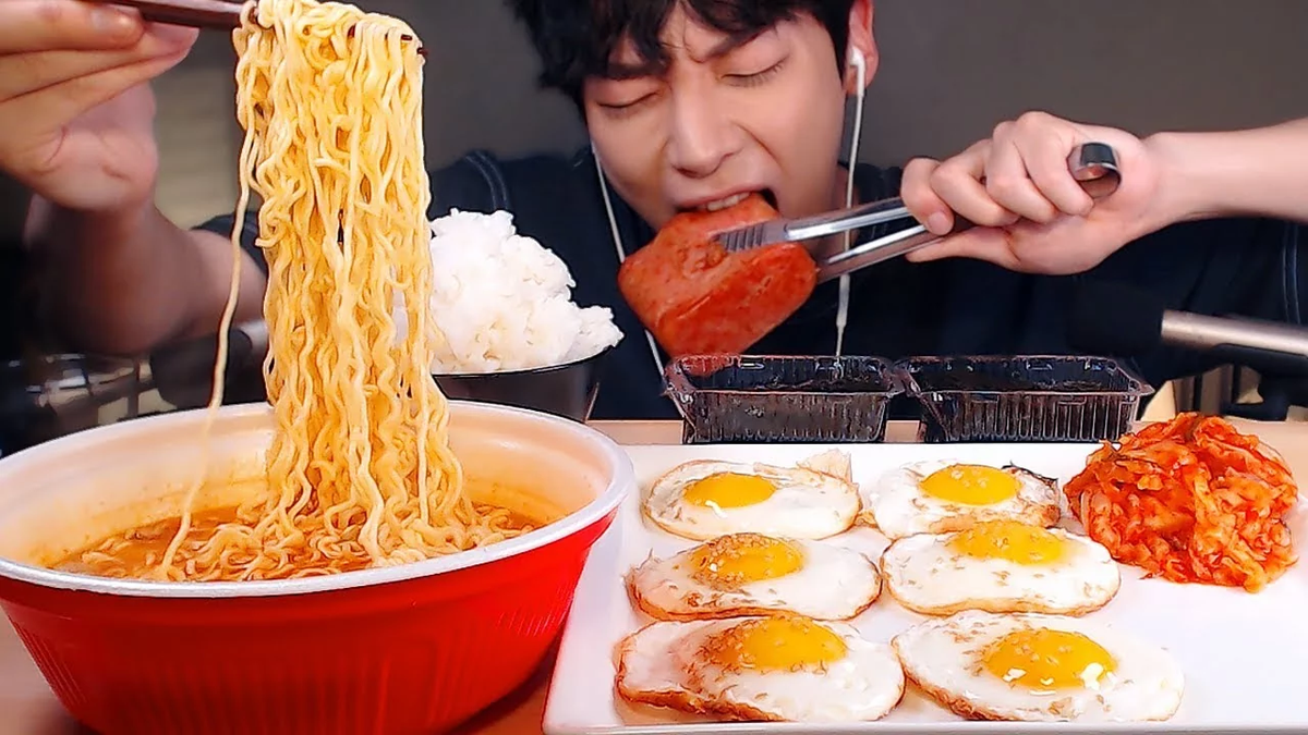 Qu&eacute; son los mukbang.