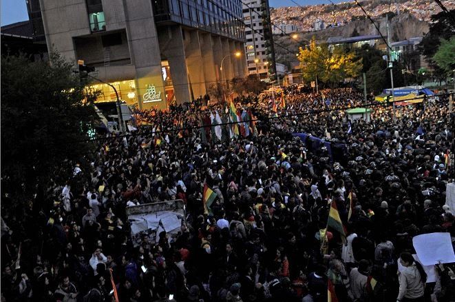 El escrutinio definitivo avanza a ritmo lento y se multiplican las protestas en todo Bolivia