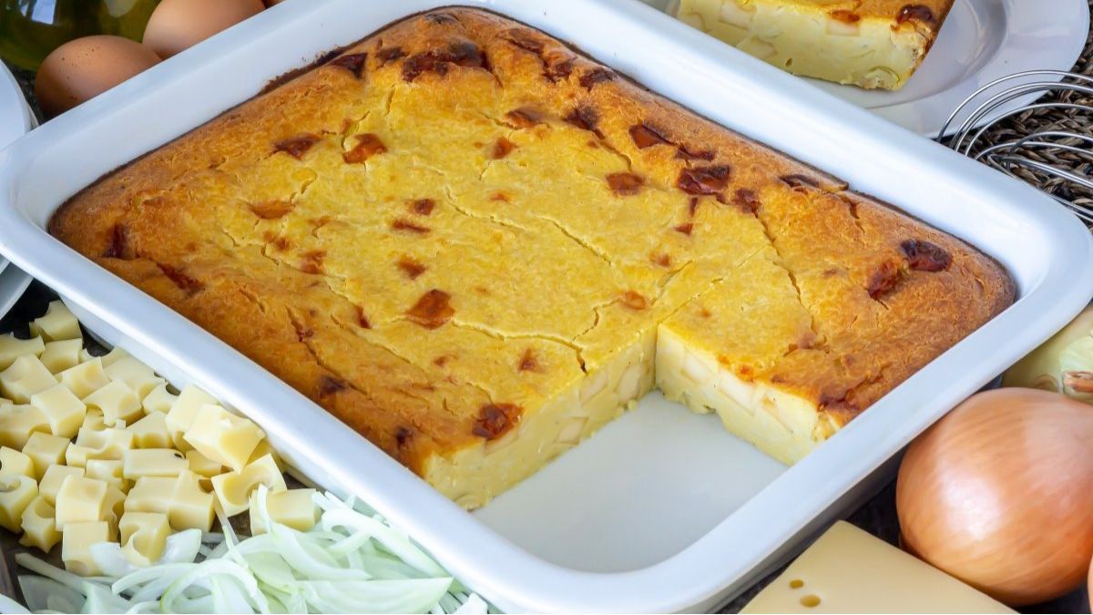 La sopa paraguaya se prepara con ingredientes fáciles de conseguir.