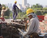 La baja en el nivel de empleo se produce de manera generalizada en los distintos rubros de la economía del país. La baja en el nivel de empleo se produce de manera generalizada en los distintos rubros de la economía del país.