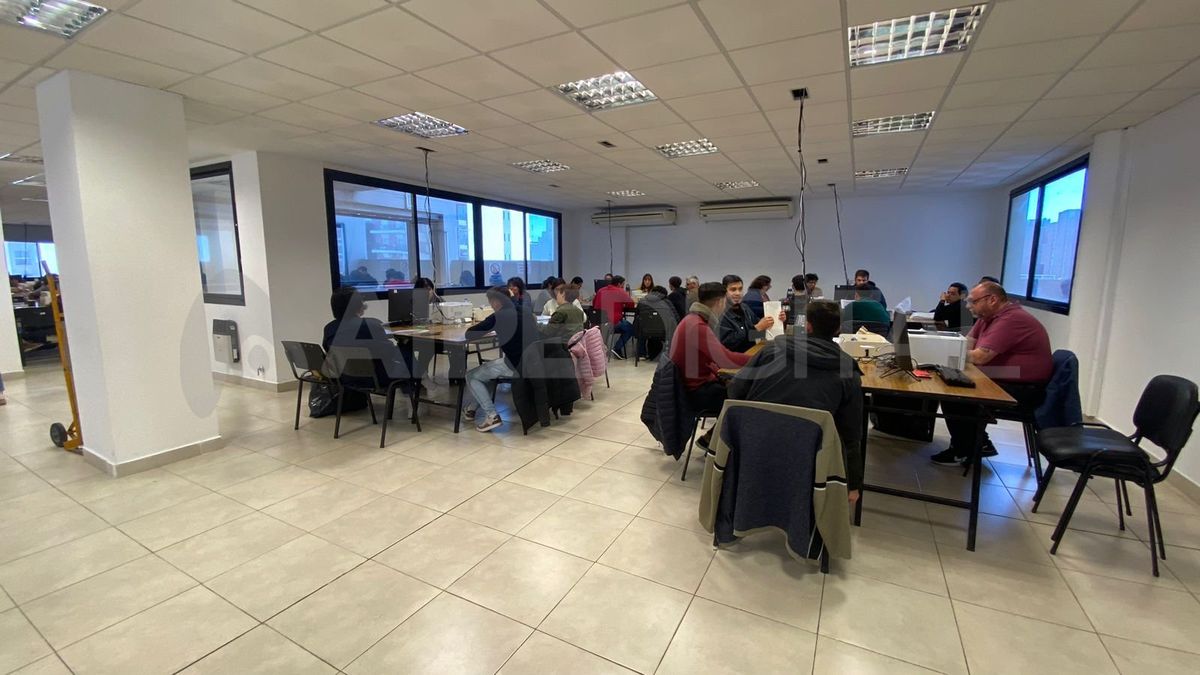 El escrutinio definitivo continúa este jueves con el conteo de San Cristóbal. A la tarde prevén comenzar con el departamento de Rosario. El escrutinio definitivo continúa este jueves con el conteo de San Cristóbal. A la tarde prevén comenzar con el departamento de Rosario.