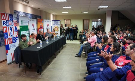 La Copa Santa Fe, organizada por la Provincia junto con la Federación Santafesina de Fútbol y con el respaldo de Lotería de Santa Fe, incorpora por primera vez ambas disciplinas. La Copa Santa Fe, organizada por la Provincia junto con la Federación Santafesina de Fútbol y con el respaldo de Lotería de Santa Fe, incorpora por primera vez ambas disciplinas.