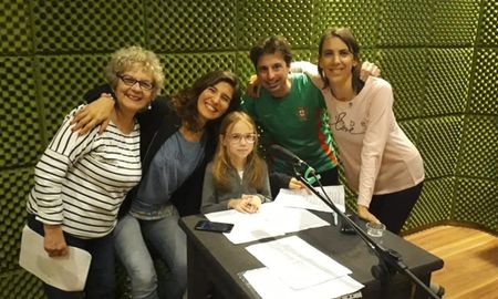 El equipo que cuenta la historia de Araí y el Carpincho en la radio. El equipo que cuenta la historia de Araí y el Carpincho en la radio.