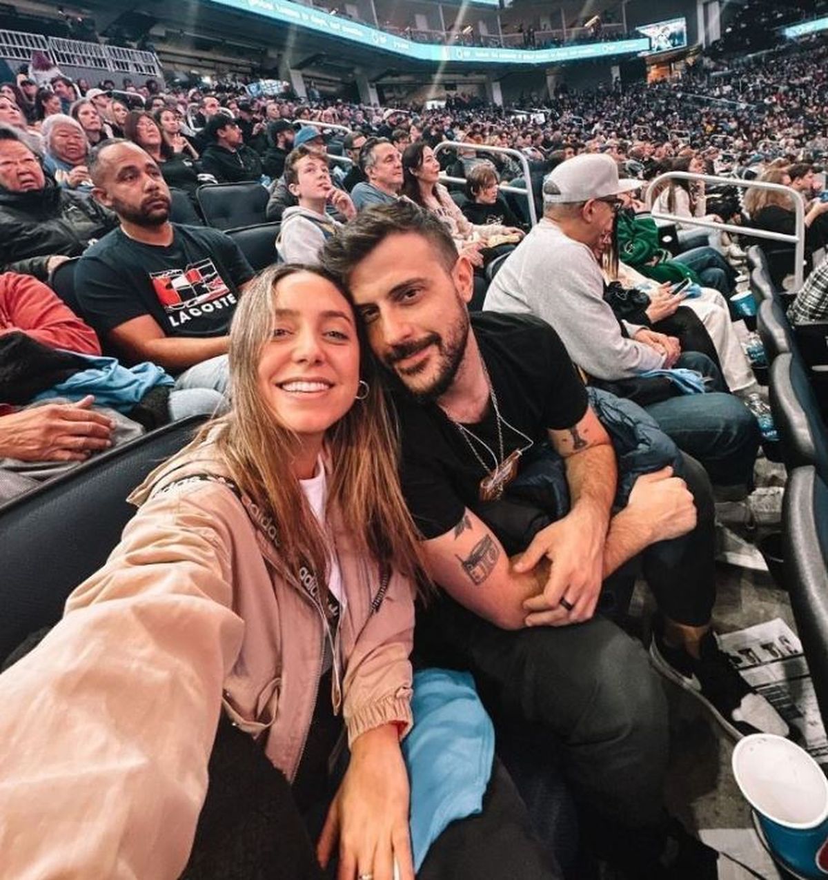 Diego Leuco y Sofi Martínez se habrían separado por celos laborales. Diego Leuco y Sofi Martínez se habrían separado por celos laborales.