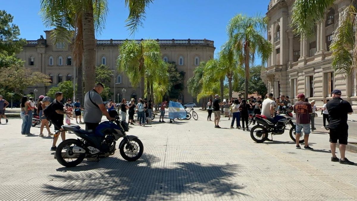 Así fue la protesta frente a Casa de Gobierno. Así fue la protesta frente a Casa de Gobierno.