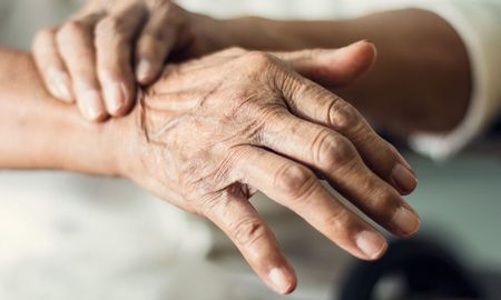 El Parkinson no siempre empieza con temblores: la lentitud en los movimientos es el síntoma clave para el diagnóstico temprano. El Parkinson no siempre empieza con temblores: la lentitud en los movimientos es el síntoma clave para el diagnóstico temprano.
