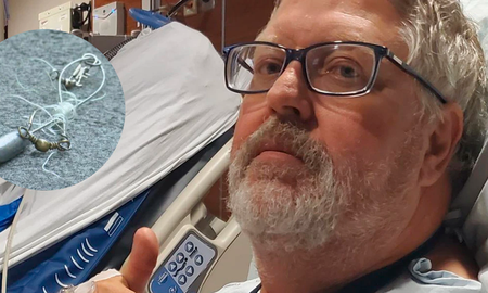 Parece que hay una probabilidad entre un millón de que todavía estás aquí con nosotros. Si lo hubiera sacado, dijeron que en 30 minutos definitivamente habrías muerto, comentó la hija de Todd. A pesar de que el hombre se siente bien, de momento tiene prohibido levantar objetos que pesen más de cuatro kilogramos. Parece que hay una probabilidad entre un millón de que todavía estás aquí con nosotros. Si lo hubiera sacado, dijeron que en 30 minutos definitivamente habrías muerto, comentó la hija de Todd. A pesar de que el hombre se siente bien, de momento tiene prohibido levantar objetos que pesen más de cuatro kilogramos.