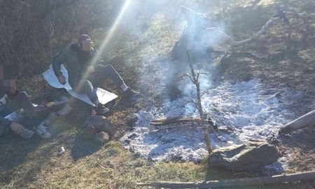 Un presunto bombero voluntario fue detenido por iniciar fuego en un campo en Córdoba. Un presunto bombero voluntario fue detenido por iniciar fuego en un campo en Córdoba.