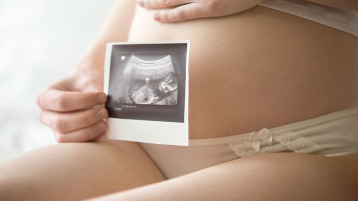 En algunos centros médicos no permiten que la mujer esté acompañada en las ecografías, un momento que puede ser muy difícil cuando las noticias no son buenas.