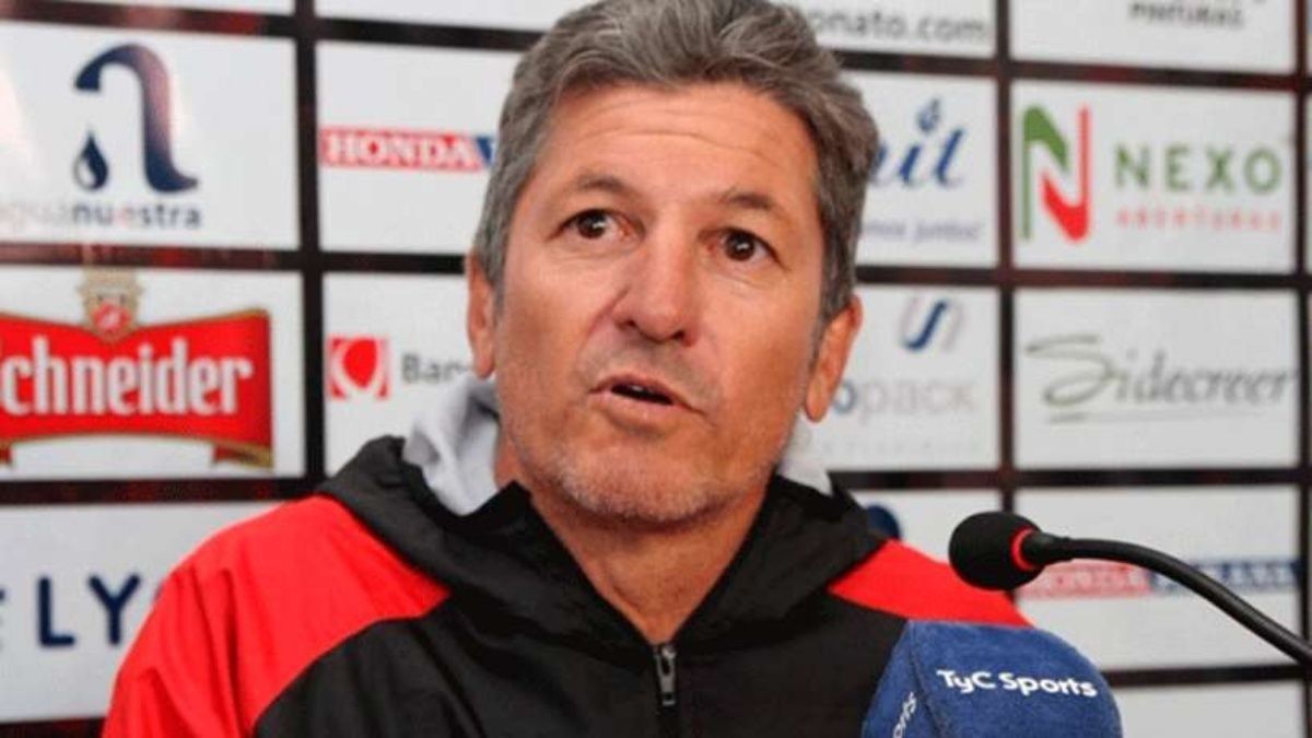Mario Sciacqua dejó de ser el entrenador de Patronato