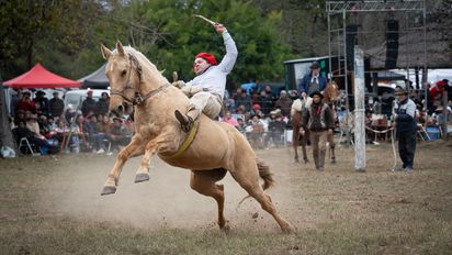 La 49° Fiesta de la Yerra encendió Cayastá: folklore, jineteadas y pasión criolla