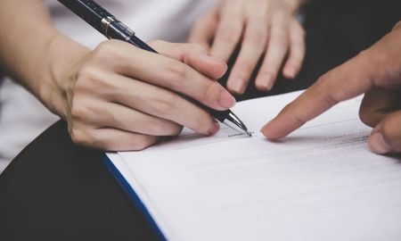 La mayoría de los certificados de enfermedad terminal detectados en Reconquista están escritos de la misma manera e, incluso, con los mismos errores de ortografía. La mayoría de los certificados de enfermedad terminal detectados en Reconquista están escritos de la misma manera e, incluso, con los mismos errores de ortografía.