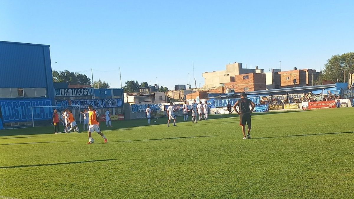 Se demoró el inicio del segundo tiempo entre Colón - San Telmo debido a una descompensación en la tribuna.