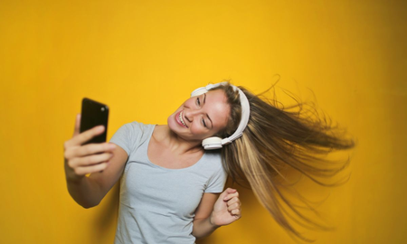 Los ins&oacute;litos requisitos para el peor trabajo del mundo: asistente de una influencer