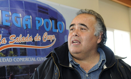 Al Rey de La Salada y a otros empresarios se los investiga por evasión impositiva, lavado y asociación ilícita. Al Rey de La Salada y a otros empresarios se los investiga por evasión impositiva, lavado y asociación ilícita.