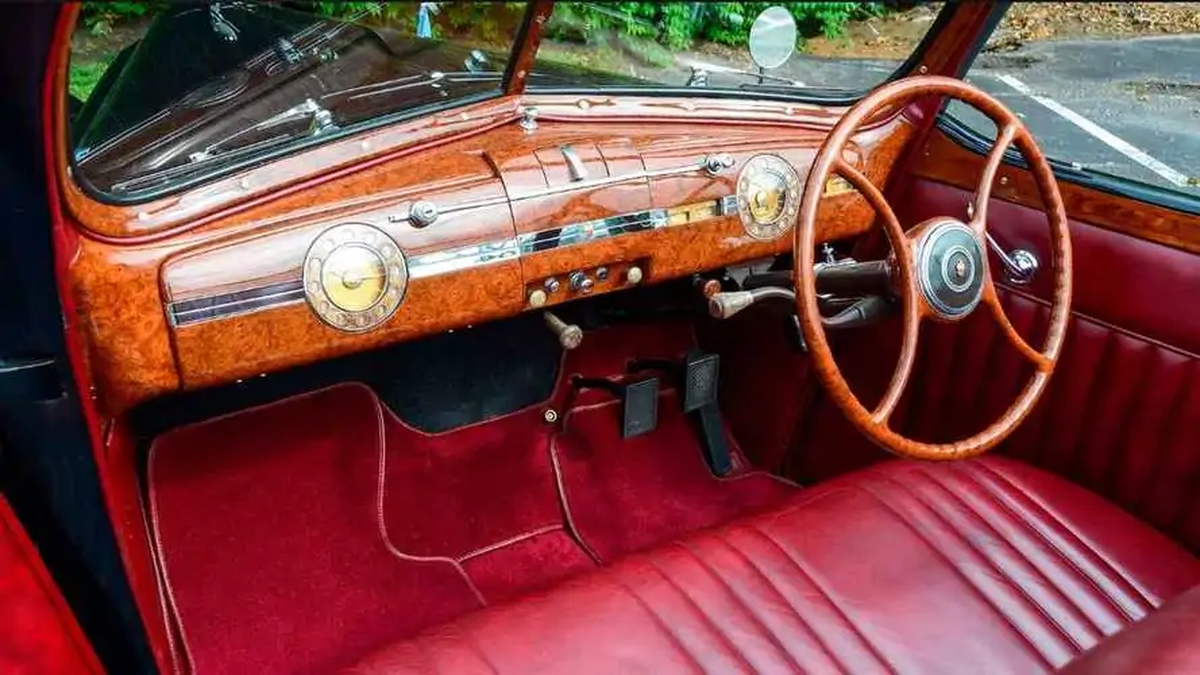 Nació como uno de los descapotables americanos más lujosos de los años '30. Nació como uno de los descapotables americanos más lujosos de los años '30.