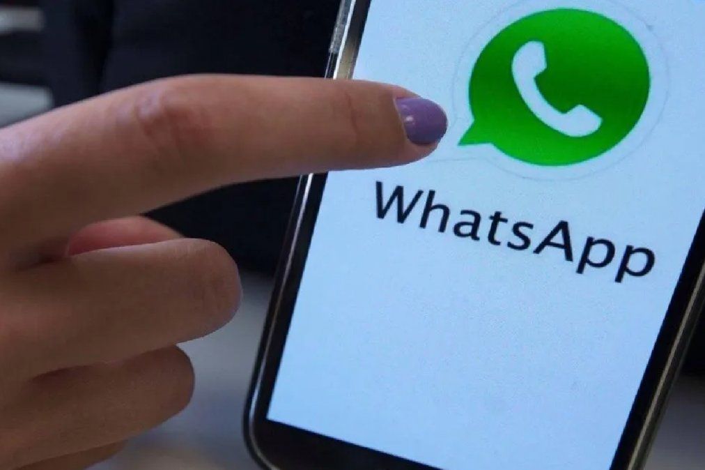 Cómo activar la nueva función modo vacaciones en WhatsApp