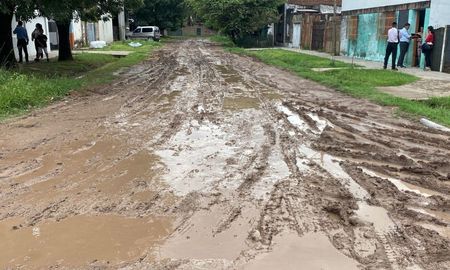 Los anegamientos expusieron una situación concreta de riesgo para la salud de una vecina de Santa Fe que no pudo acceder a los insumos necesarios para su tratamiento de diálisis. Los anegamientos expusieron una situación concreta de riesgo para la salud de una vecina de Santa Fe que no pudo acceder a los insumos necesarios para su tratamiento de diálisis.