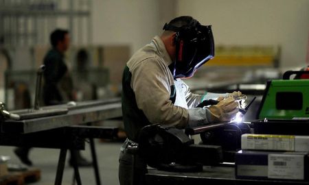 La cámara Industriales Pymes Argentinos (IPA) solicita al Estado Nacional aumentar el acceso al crédito para financiar inversiones y generar un shock de industrialización. La cámara Industriales Pymes Argentinos (IPA) solicita al Estado Nacional aumentar el acceso al crédito para financiar inversiones y generar un shock de industrialización.
