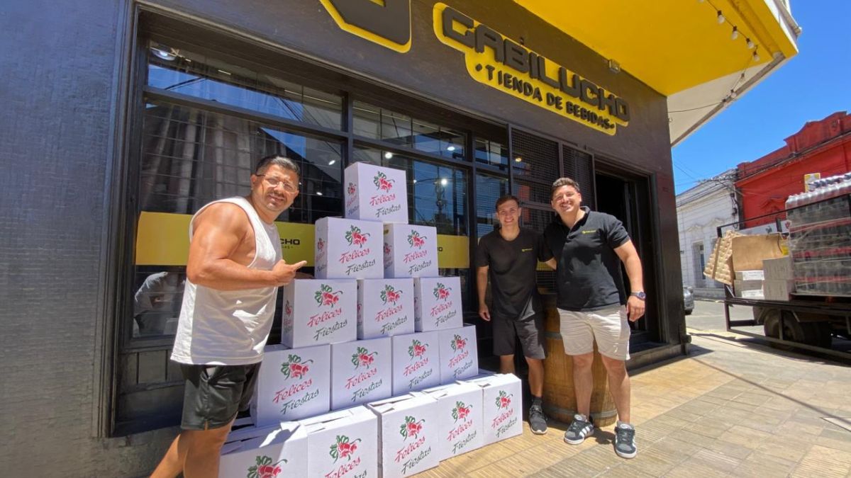 La campaña que AIRE impulsa junto al Movimiento Los Sin Techo continúa sumando cajas navideñas. La campaña que AIRE impulsa junto al Movimiento Los Sin Techo continúa sumando cajas navideñas.