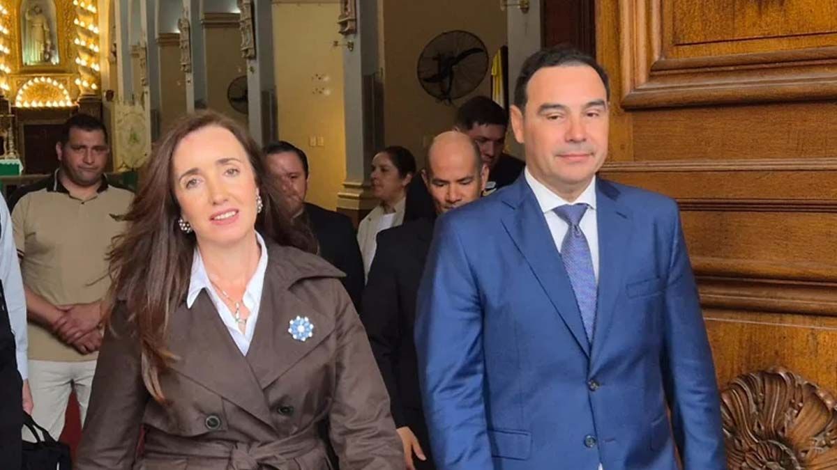 La vicepresidenta Victoria Villarruel visitó este sábado la provincia de Corrientes para encabezar junto al gobernador Gustavo Valdés la ceremonia de repatriación de restos de Granaderos caídos en la batalla de San Lorenzo.