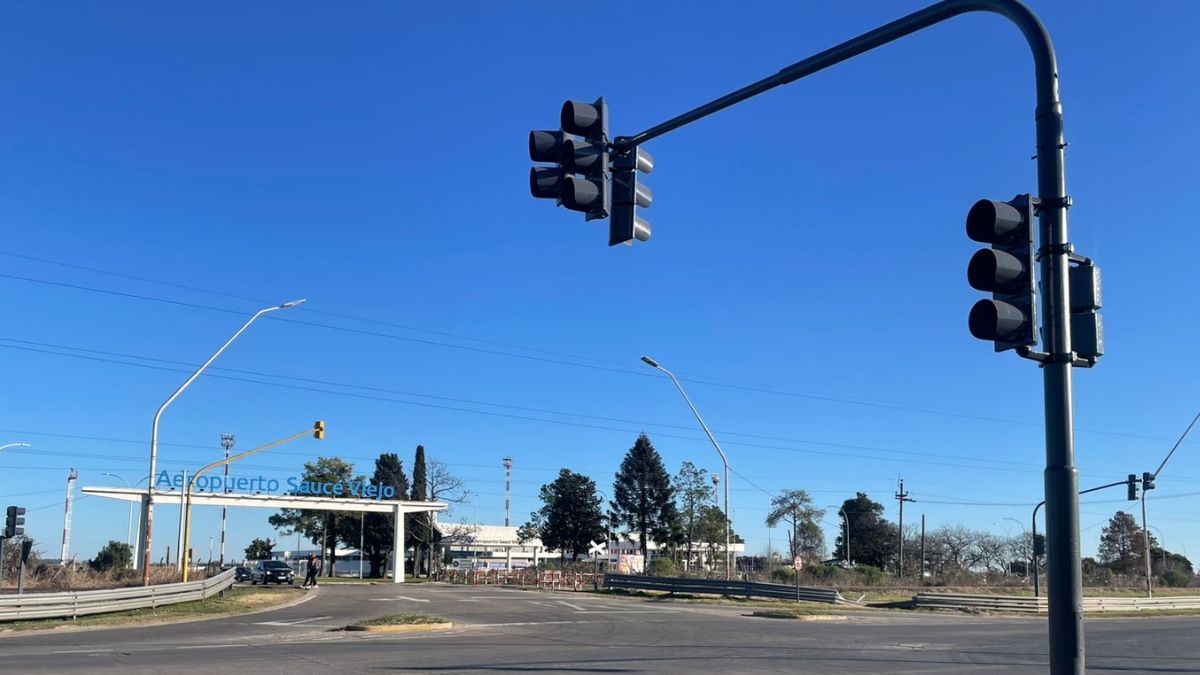 Comienzan las pruebas de la semaforización del Parque Industrial-Aeropuerto de Sauce Viejo.