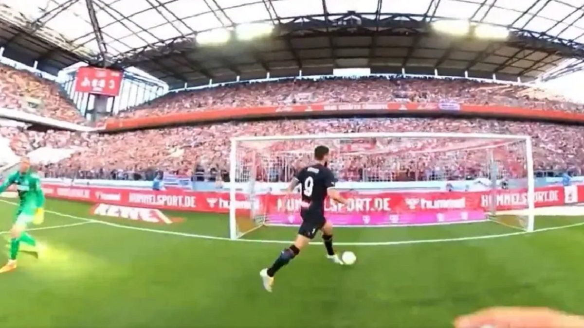 MindFly tuvo su primera prueba durante el amistoso de pretemporada entre el Milan y el FC Koln.