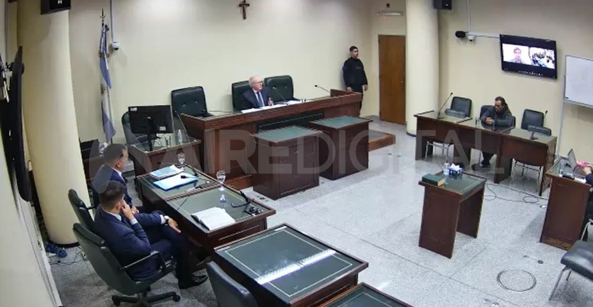 La primera audiencia fue encabezada por el entonces juez Reinaldo Rodríguez y participaron de la misma el fiscal Gustavo Onel (titular de la Unidad Fiscal), el coavyuvante, Eduardo Costa Calvo y el defensor oficial, Pablo Vacani. La primera audiencia fue encabezada por el entonces juez Reinaldo Rodríguez y participaron de la misma el fiscal Gustavo Onel (titular de la Unidad Fiscal), el coavyuvante, Eduardo Costa Calvo y el defensor oficial, Pablo Vacani.