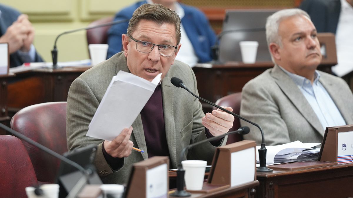 Rodrigo Borla (Ucr-Unidos) preside la Comisión de Poder Legislativo y Poder Ejecutivo de la Convención del 25. Rodrigo Borla (Ucr-Unidos) preside la Comisión de Poder Legislativo y Poder Ejecutivo de la Convención del 25.