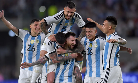 La Scaloneta vuelve a jugar frente a su gente en el estadio Monumental en el marco de las Eliminatorias Sudamericanas y AIRE dirá presente. La Scaloneta vuelve a jugar frente a su gente en el estadio Monumental en el marco de las Eliminatorias Sudamericanas y AIRE dirá presente.