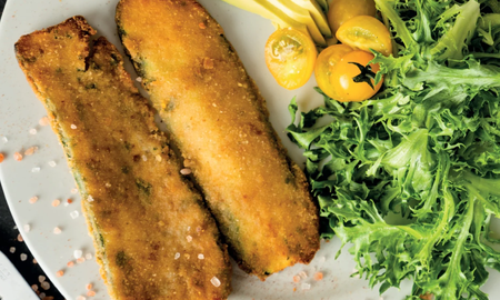 Milanesas de zucchini: la receta fácil y con pocos ingredientes para sorprender a la familia Milanesas de zucchini: la receta fácil y con pocos ingredientes para sorprender a la familia
