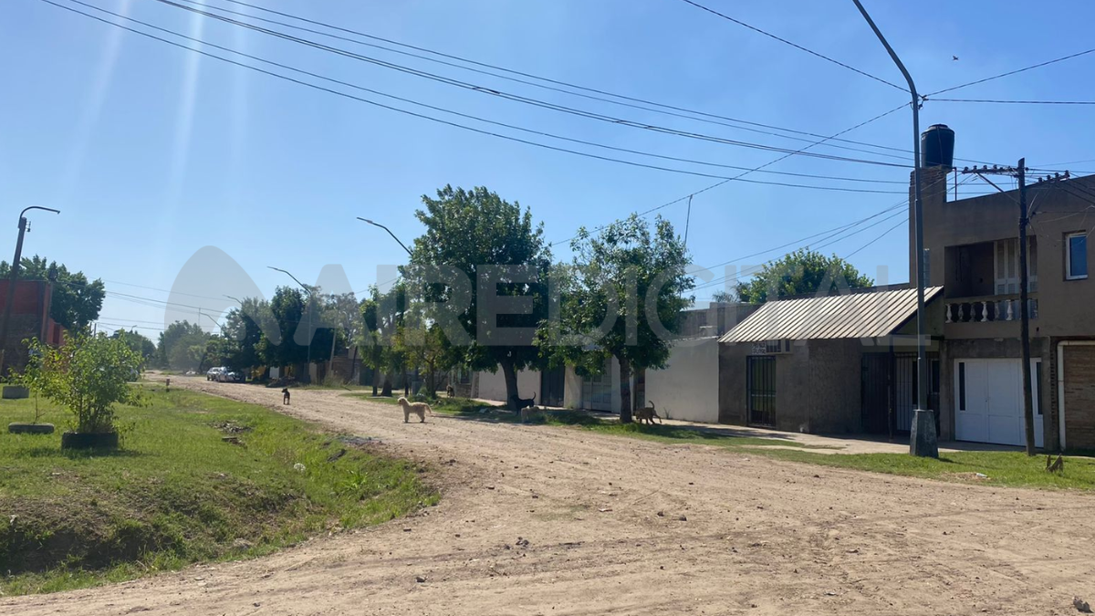 Balearon a un joven en las piernas para robarle la moto en barrio San Agustín.