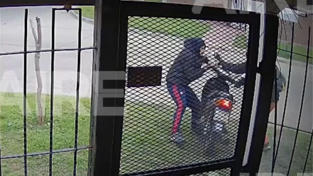 La Policía trabaja para reconstruir la mecánica del ataque en barrio Guadalupe e identificar a los responsables. La Policía trabaja para reconstruir la mecánica del ataque en barrio Guadalupe e identificar a los responsables.