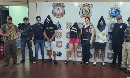 Detuvieron en Paraguay a la pareja del casamiento narco en Ibarlucea, Esteban Rocha y Brisa Leguizamón. Detuvieron en Paraguay a la pareja del casamiento narco en Ibarlucea, Esteban Rocha y Brisa Leguizamón.
