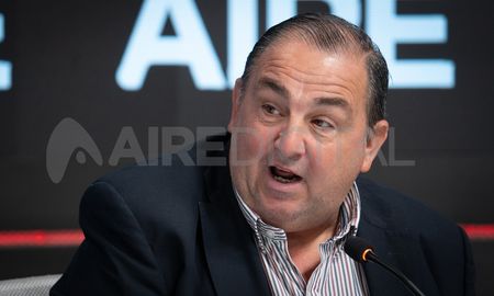El intendente de Santa Fe, Juan Pablo Poletti, se refirió a la prohibición de la actividad de los cuidacoches en la ciudad. El intendente de Santa Fe, Juan Pablo Poletti, se refirió a la prohibición de la actividad de los cuidacoches en la ciudad.