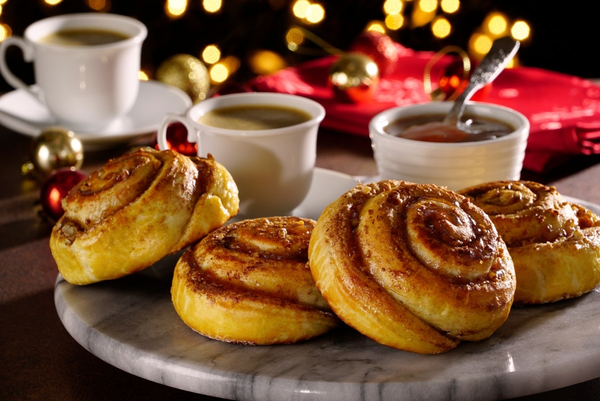 Los rollos de canela y manzana es un plato delicioso y fácil de preparar en casa. Los rollos de canela y manzana es un plato delicioso y fácil de preparar en casa.