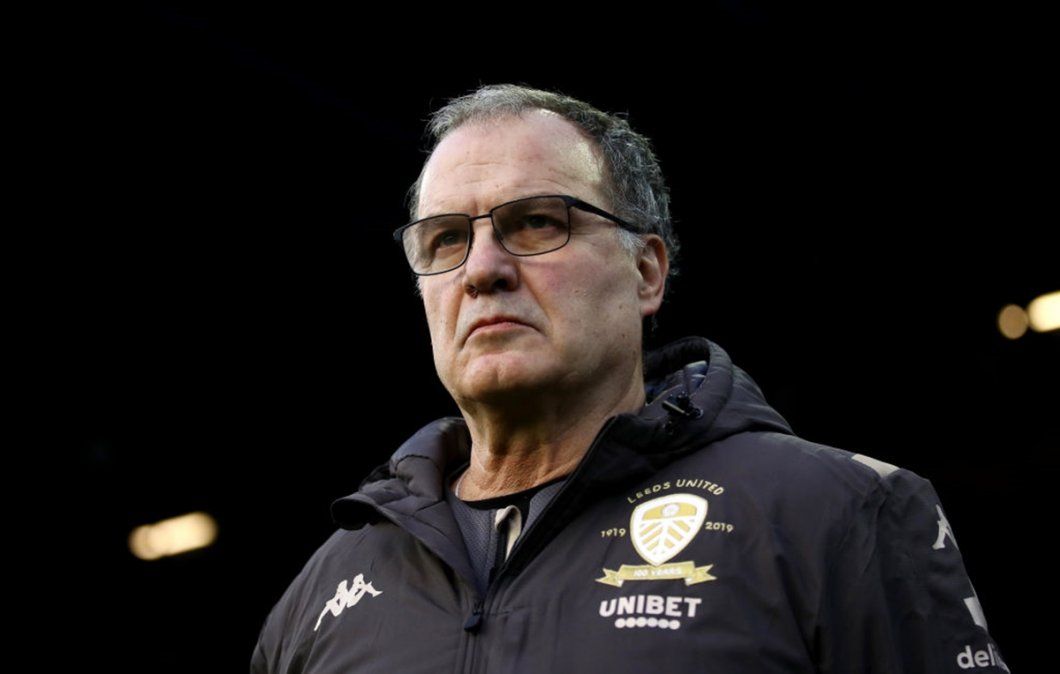 El Leeds de Marcelo Bielsa ganó 5-4 y es líder de la Championship