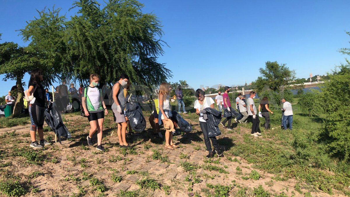 Unos 60 voluntarios pusieron manos a la obra