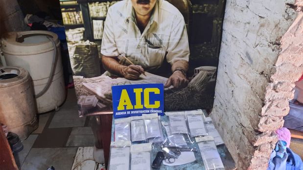 Lo conocen como Pablo Escobar, pero su nombre real es Ariel Fisher.&nbsp;