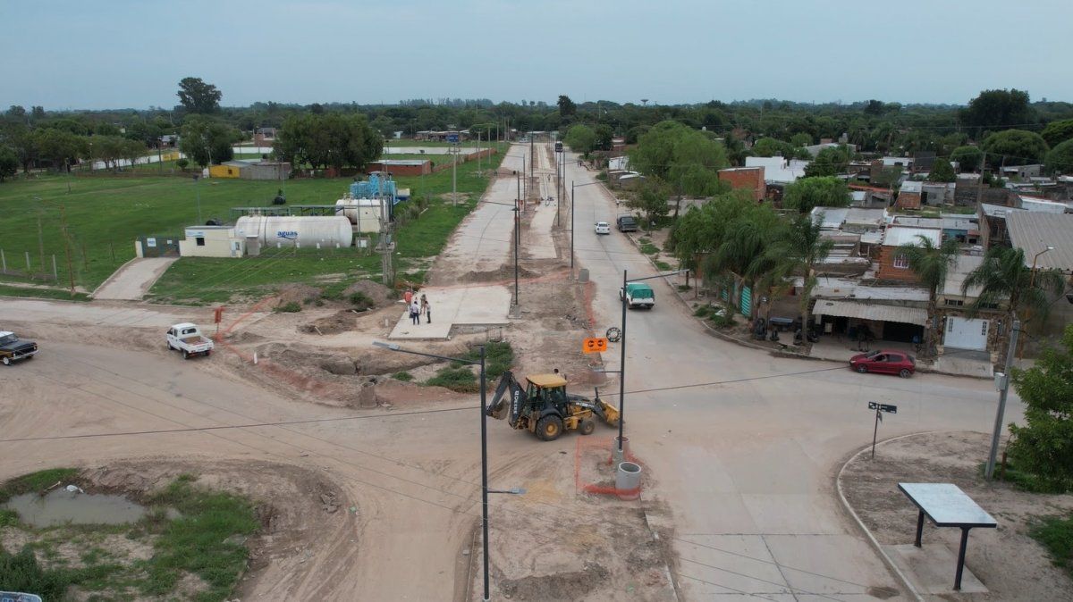Con lo que Santa Fe aporta anualmente a la Nación, se podrían construir por día cuatro obras como la que se realiza en estos momentos en Camino Viejo a Esperanza.