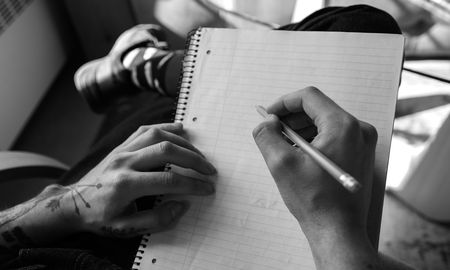 Escritores de Santa Fe buscan llevar la literatura a cárceles, vecinales y escuelas. Escritores de Santa Fe buscan llevar la literatura a cárceles, vecinales y escuelas.