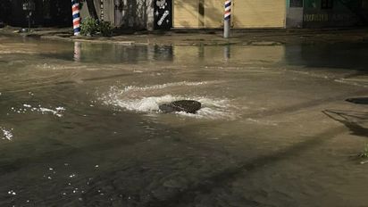 Tras las lluvias, continúa el desborde cloacal en barrio Roma y crece la preocupación de vecinos