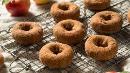 altText(Mini donas caseras: el truco del aceite de coco para una masa que no se seca nunca)}