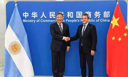 Argentina renovó hoy en Beijing el swap de monedas con China. Argentina renovó hoy en Beijing el swap de monedas con China.