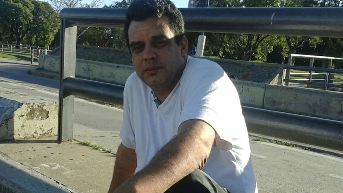 Lorena contó cómo asistió a Eduardo Villanueva tras descompensarse durante un control de tránsito en pleno centro de Santa Fe.