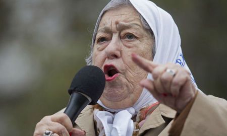 Hebe de Bonafini, dura contra el gobierno nacional por el acuerdo con el FMI. Hebe de Bonafini, dura contra el gobierno nacional por el acuerdo con el FMI.