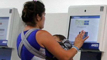 El Programa Alimentar tiene por objetivo que los beneficiarios accedan a la Canasta Básica Alimentaria.
