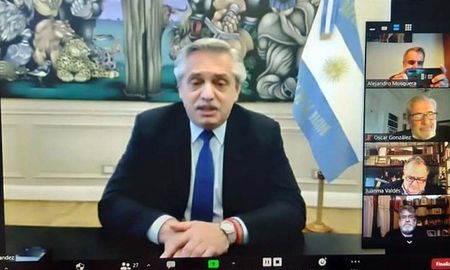 El presidente Alberto Fernández afirmó que le gustaría que los argentinos puedan poner en la balanza qué era más importante: si preservar sus puestos de trabajo o poder comprar 200 dólares por mes. El presidente Alberto Fernández afirmó que le gustaría que los argentinos puedan poner en la balanza qué era más importante: si preservar sus puestos de trabajo o poder comprar 200 dólares por mes.