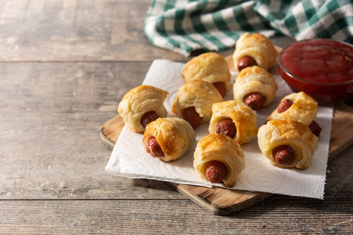 Cómo hacer bollitos de salchicha y hojaldre