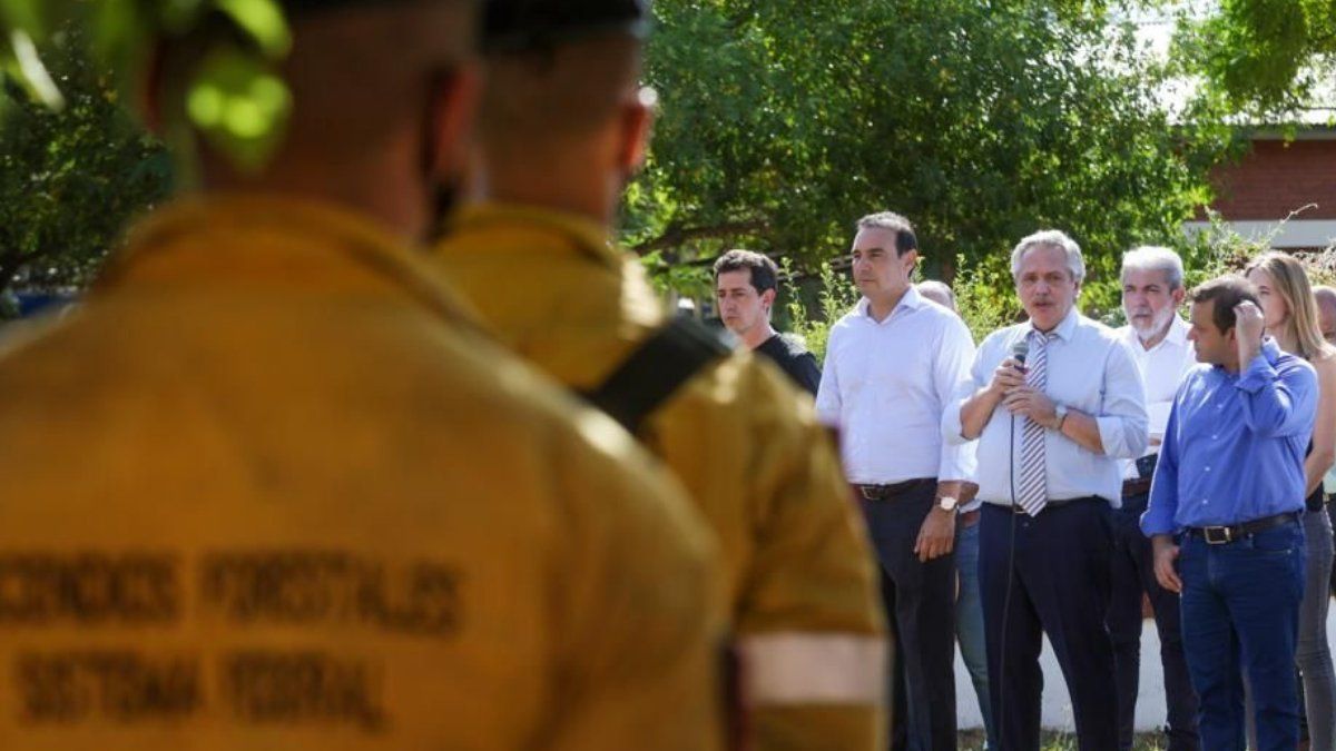 “El Gobierno nacional estuvo en contacto siempre enviando ayuda para controlar los incendios